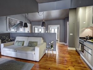 Superior Apartment, 1 Bedroom | Living room | Smart TV, Netflix - Canaan Boutique Apartments Fanqueiros114 (Lisbon)