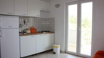 Apartment, 1 Schlafzimmer | Schreibtisch, schallisolierte Zimmer, Bügeleisen/Bügelbrett