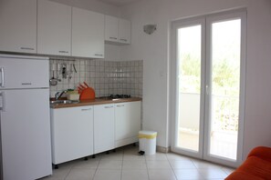 Apartment, 1 Bedroom | Desk, soundproofing, iron/ironing board, free WiFi