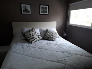 Soundproofing, free WiFi, bed sheets