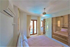 Villa, Mountain View