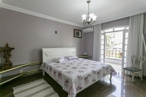 Condo conforto, várias camas, para não fumantes, vista para a montanha | Cortinas blackout, quartos à prova de som, Wi-Fi de cortesia