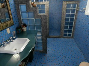 Comfort-Apartment, Mehrere Betten, Nichtraucher, Bergblick | Badezimmer