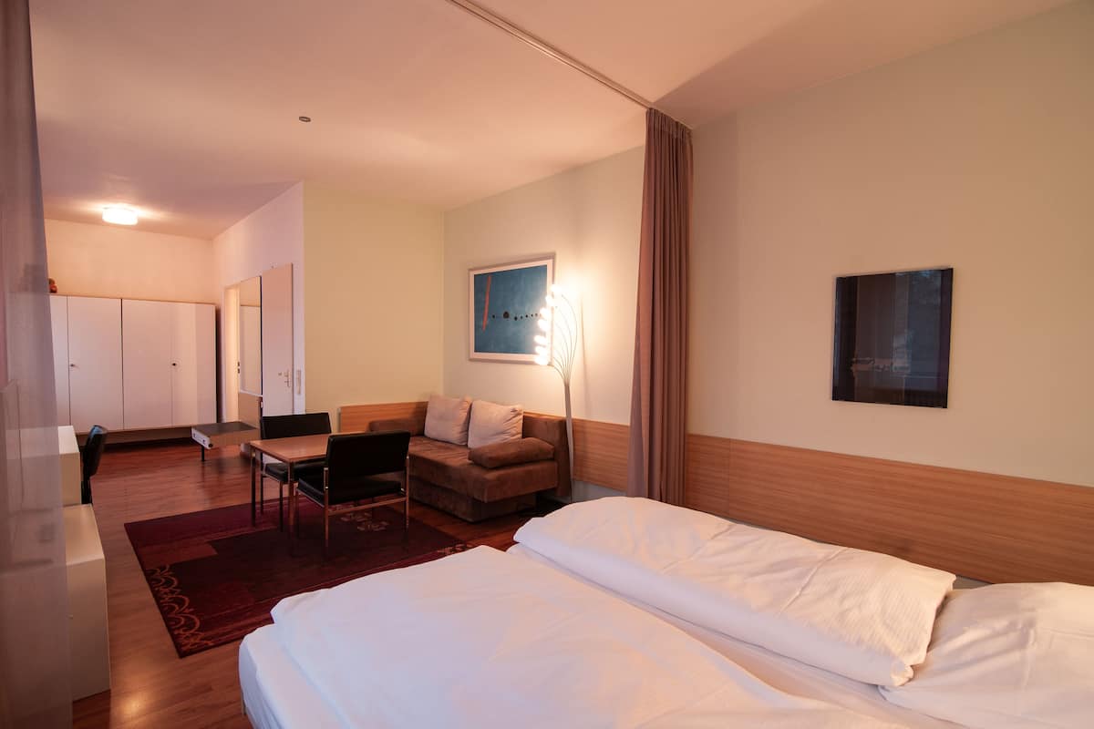 Habitación doble estándar | Escritorio, wifi gratis y ropa de cama