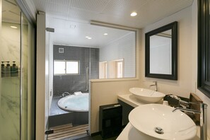 Kitchen Premium Suite | Bathroom