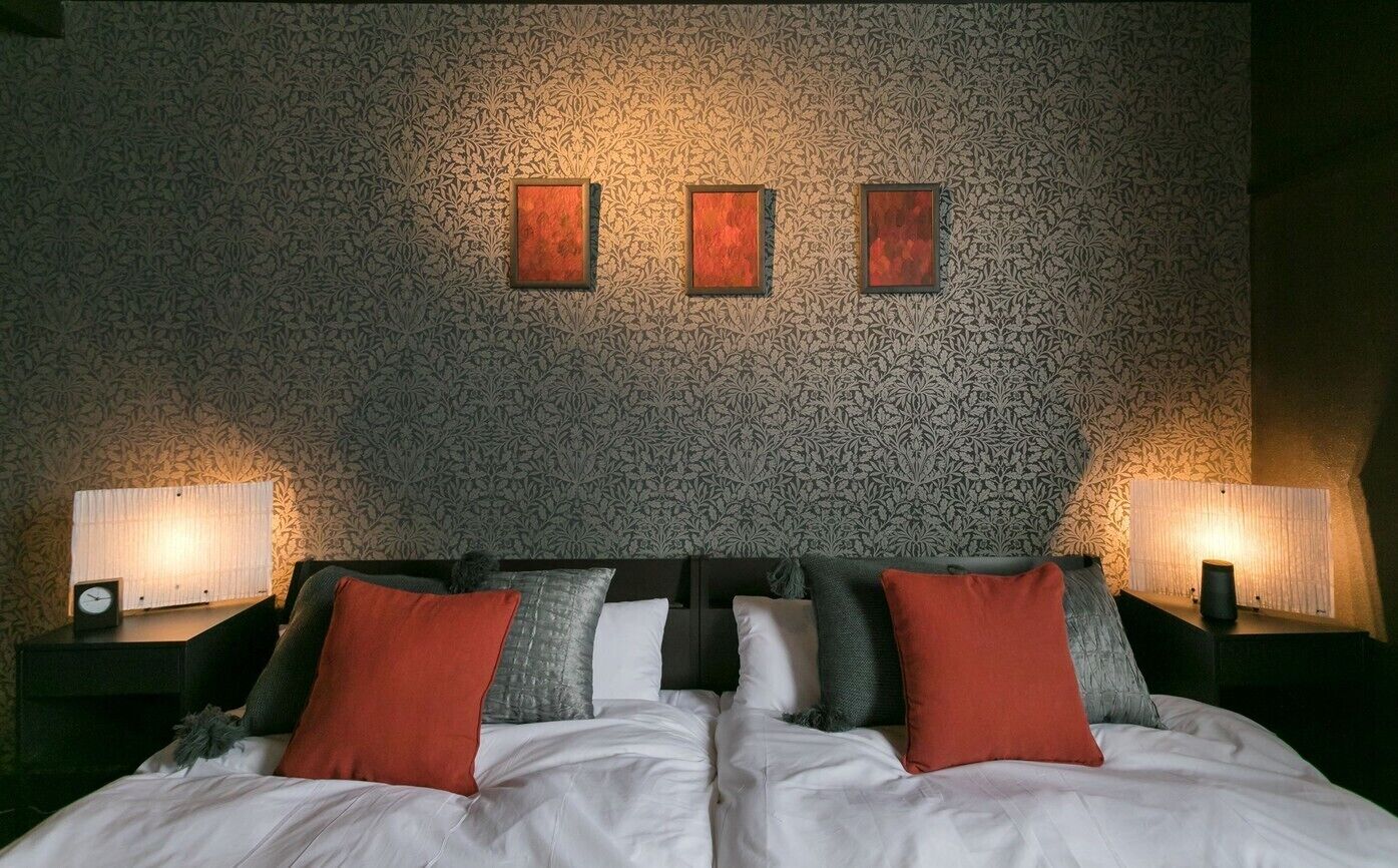 Minibar, Schreibtisch, kostenloses WLAN, Bettwäsche