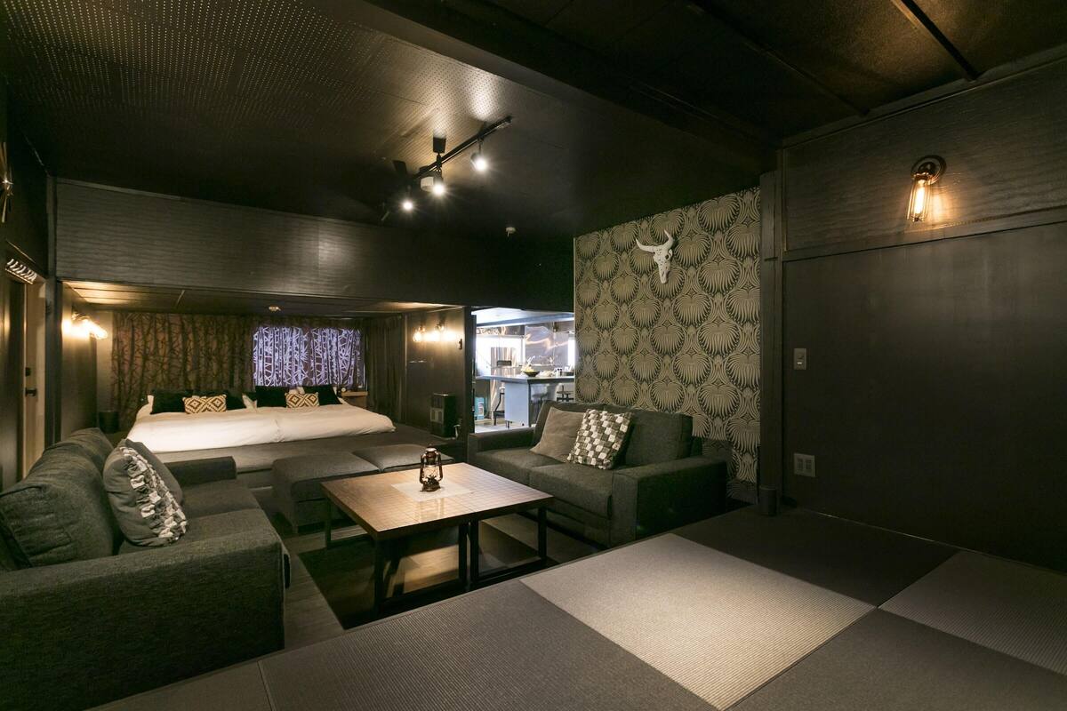 Minibar, escritorio, wifi gratis y ropa de cama 