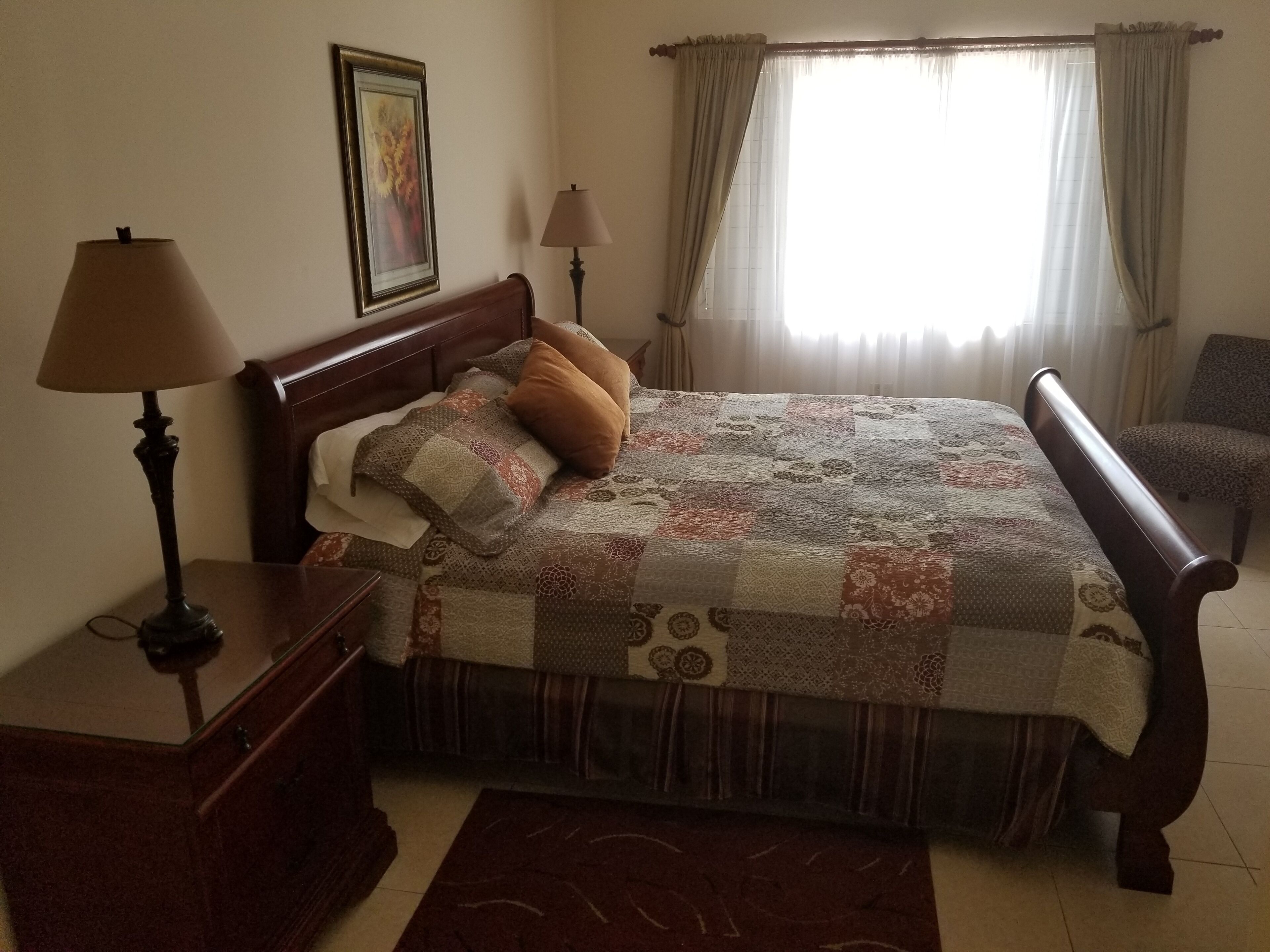 2 bedrooms, iron/ironing board, WiFi, bed sheets