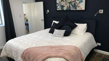 1 chambre, fer et planche Ă repasser, Wi-Fi gratuit, draps fournis