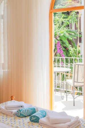 Room, Balcony, Partial Sea View | Minibar, in-room safe, blackout curtains, soundproofing - Turkuaz Pansiyon (Kas)