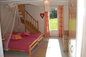 Duplex, Multiple Beds, Non Smoking | 1 bedroom, blackout drapes, iron/ironing board, cribs/infant beds