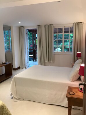 Phòng Suite Premium, 1 giường cỡ queen, không hút thuốc | Bộ đồ giường cao cấp, màn/rèm cản sáng