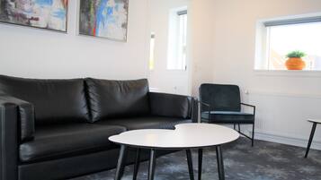 Appartement, 2 chambres, cuisine | Rideaux occultants, chambres insonorisées, fer et planche à repasser