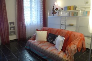 TV, books, stereo