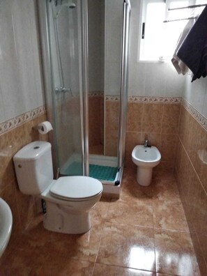 Shower, hair dryer - Very nice apartment (Torrevieja)