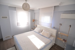 Villa, 2 Bedrooms | 2 bedrooms, desk, iron/ironing board, cots/infant beds