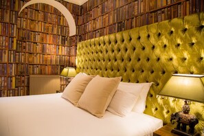 Apartment, 1 Bedroom (The Library) | Iron/ironing board, free WiFi, bed sheets