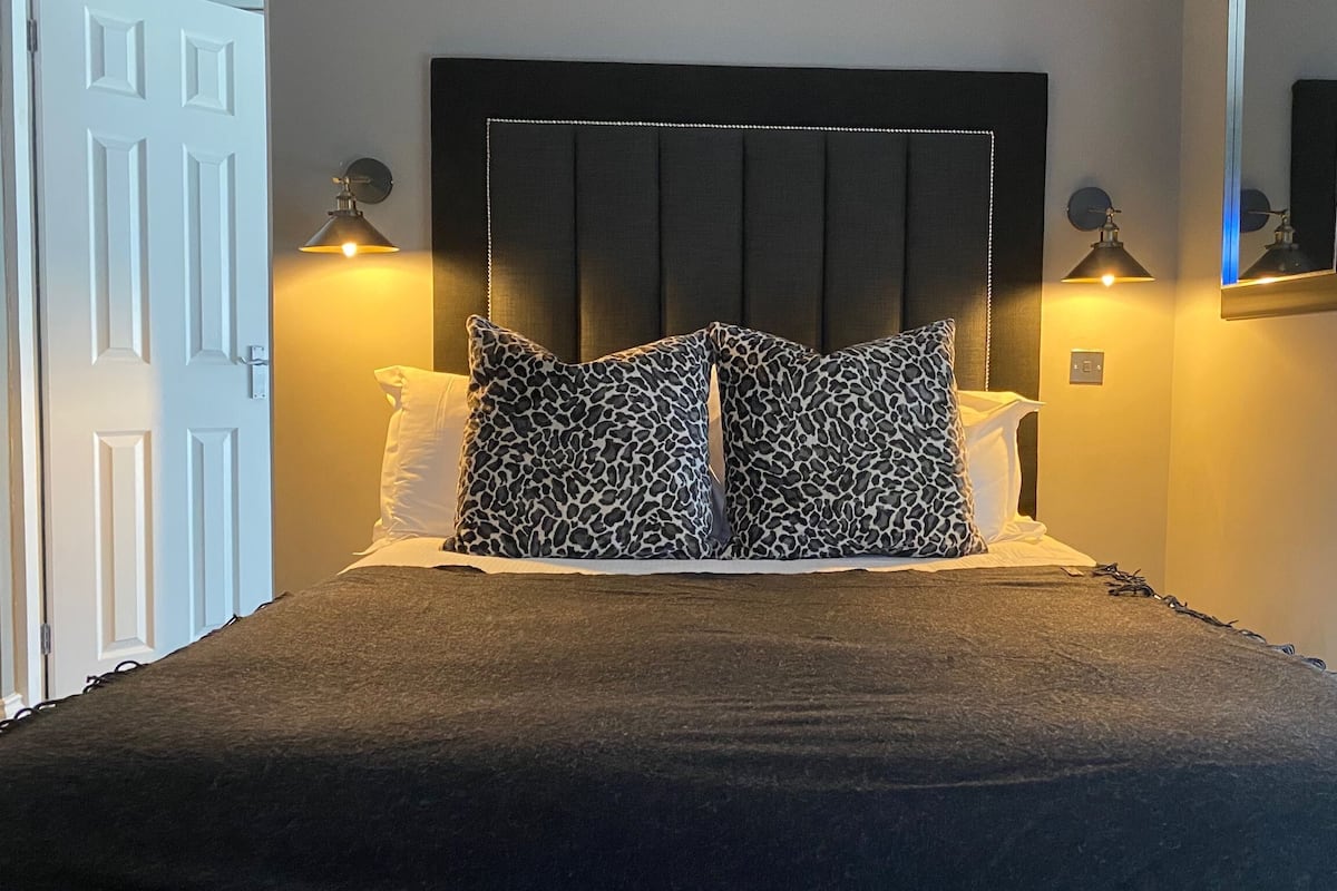 Apartment, 1 Schlafzimmer (Bond) | Bügeleisen/Bügelbrett, kostenloses WLAN, Bettwäsche