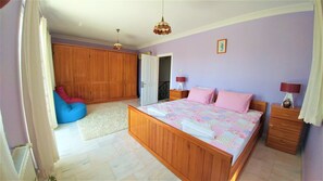 Villa | 3 Schlafzimmer, Schreibtisch, Bügeleisen/Bügelbrett, Babybetten