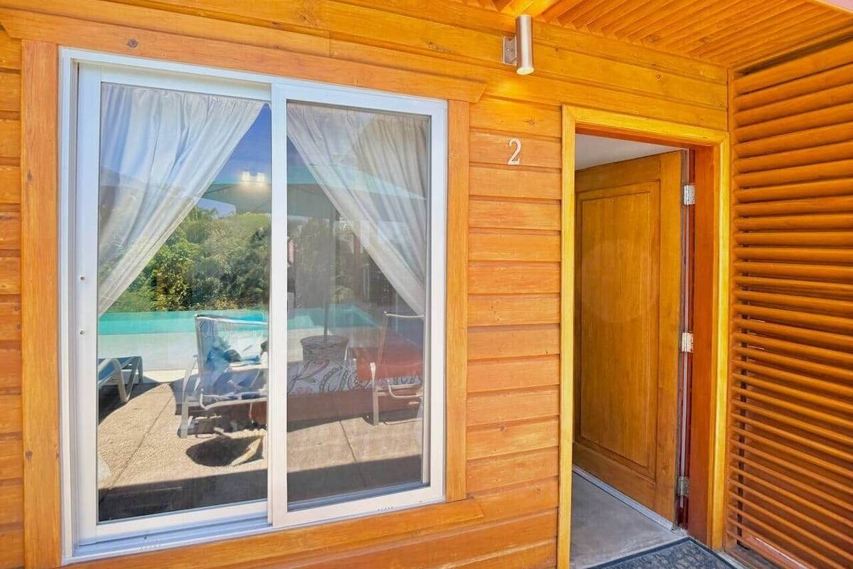 Classic Room, 1 Queen Bed, Accessible, Pool View | 1 bedroom, in-room safe, individually furnished, desk