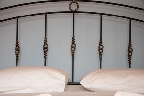House (A) | 2 bedrooms, premium bedding, individually decorated - Petra Traditional House (Andros)