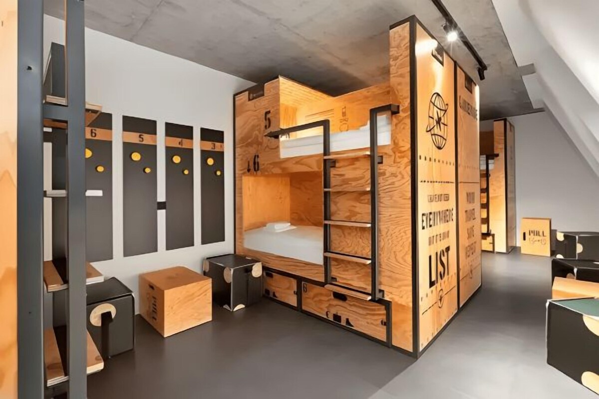 Premium bedding, soundproofing, WiFi (free), bed sheets