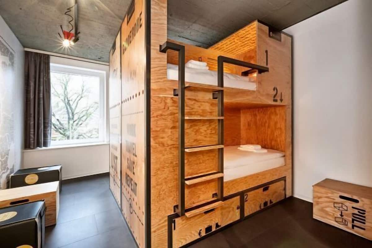 Ropa de cama de alta calidad, sistema de insonorización y wifi gratis