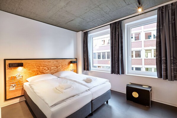Private double room with private bathroom | Premium bedding, soundproofing, free WiFi, bed sheets