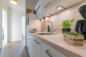 Kühlschrank, Mikrowelle, Geschirrspüler