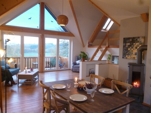 ruhige, außergewöhnliche Wohnung mit toller Aussicht, gutem W-lan, Kaminofen