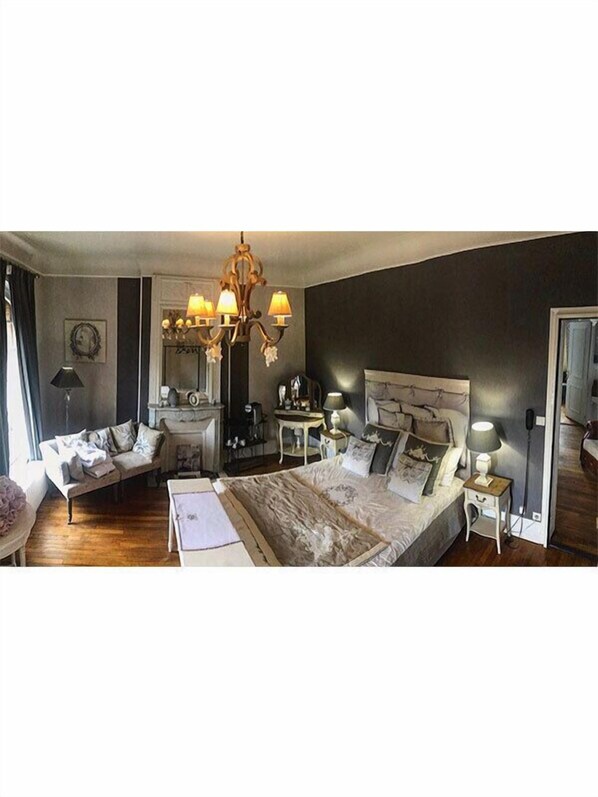 Double Room (Mathilde) | Minibar, individually decorated, individually furnished, soundproofing
