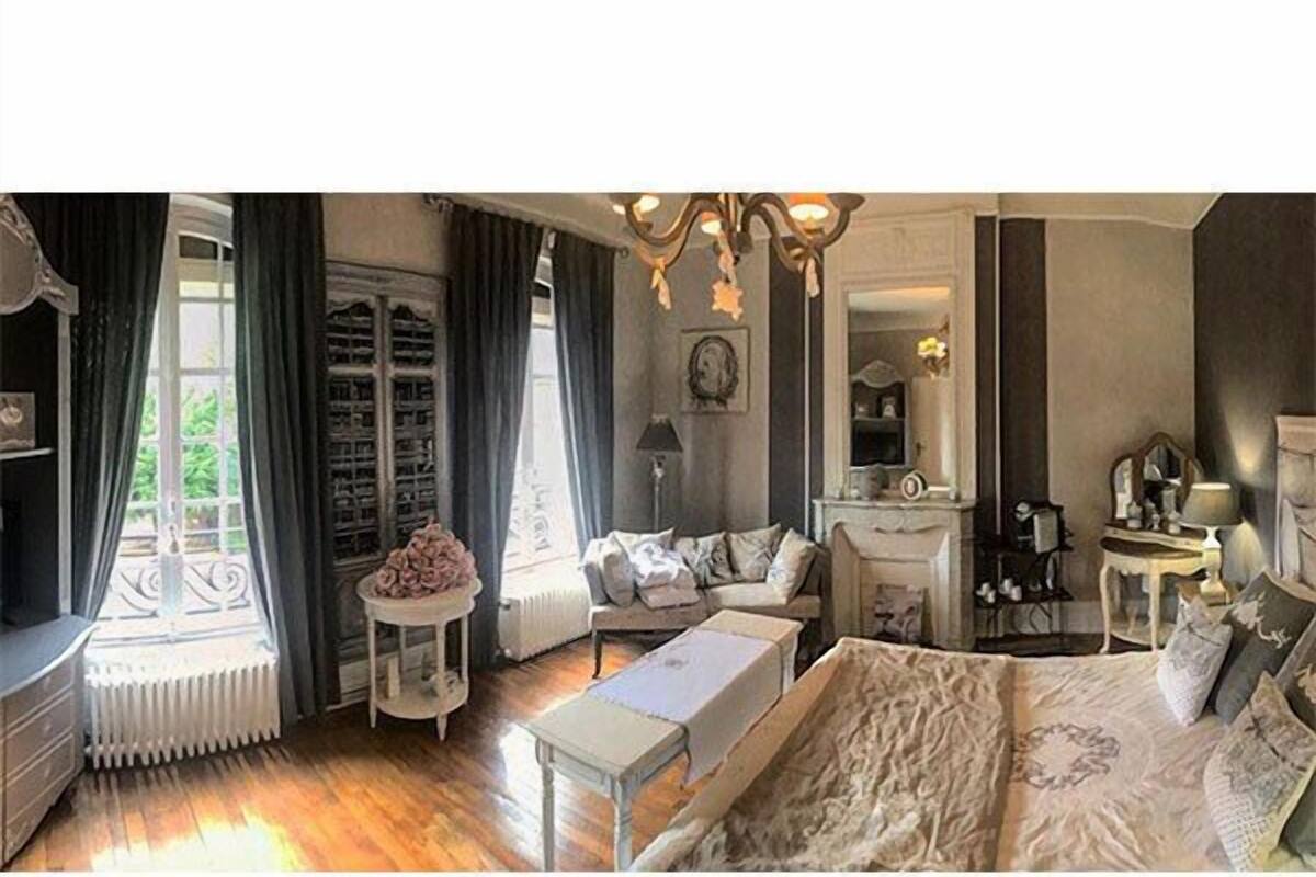 Romantic Double Room | Minibar, individually decorated, individually furnished, soundproofing