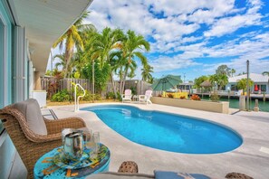 Luokittelematon kuva, 4 kautta 34, painike