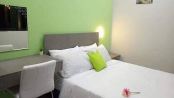 2 dormitoris, planxa i posts de planxar, Internet i roba de llit