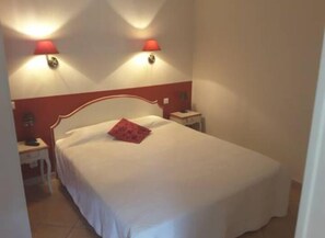 Double Room | Cribs/infant beds, rollaway beds, free WiFi, bed sheets