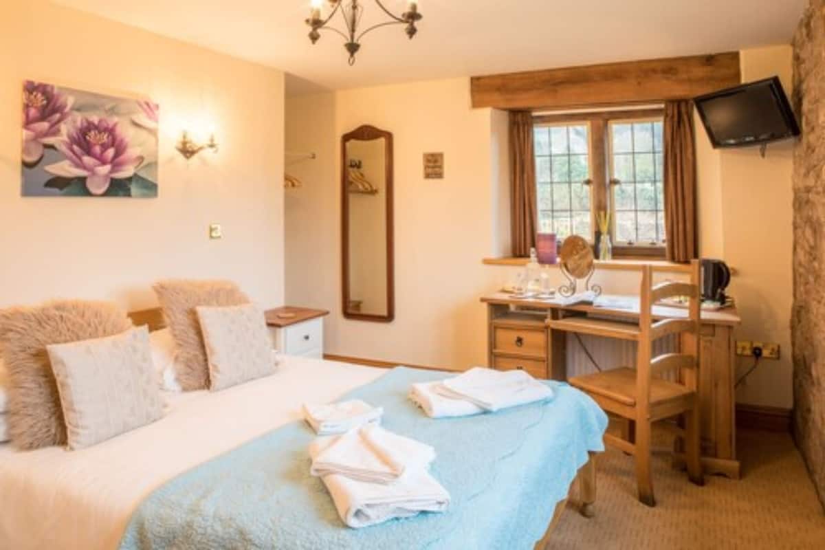 Doppelzimmer | Bügeleisen/Bügelbrett, kostenloses WLAN, Bettwäsche, Rollstuhlgeeignet
