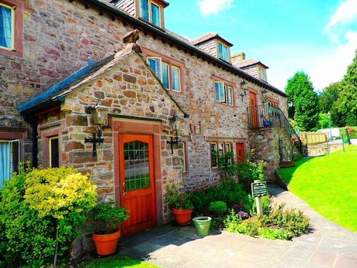 George Inn & Millingbrook Lodge