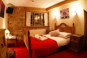 Iron/ironing board, free WiFi, bed sheets, wheelchair access - George Inn & Millingbrook Lodge (Lydney)