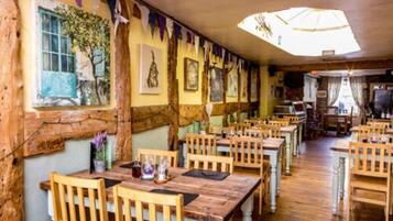 Full breakfast for a fee on weekends