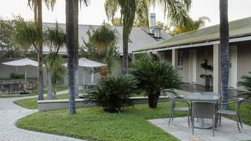 Kahden hengen deluxe-huone | Näkymä parvekkeelta