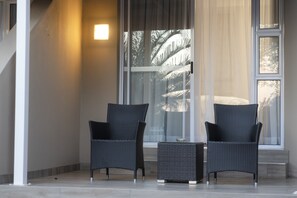 Terrace/patio - Palm Park Hotel (Lephalale)
