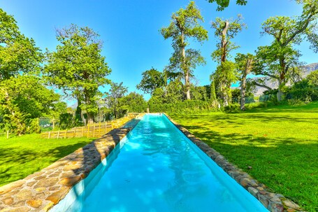Piscina de natación o entrenamiento