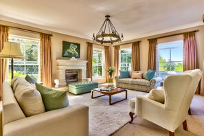 Smart TV, Netflix, heated floors - Devonport House (Cape Town)