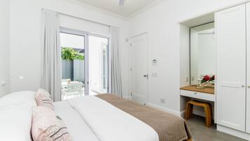 Egyptian cotton sheets, premium bedding, memory-foam beds, in-room safe