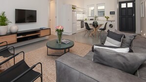 Superior Cottage, 2 Bedrooms | Living area - Perla (Hermanus)