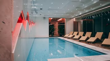 2 indoor pools