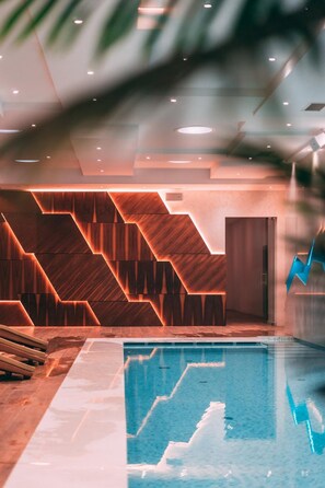 2 piscines couvertes