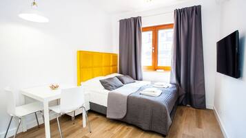 Studio Suite (Lemon) | Iron/ironing board, free cribs/infant beds, travel crib, free WiFi