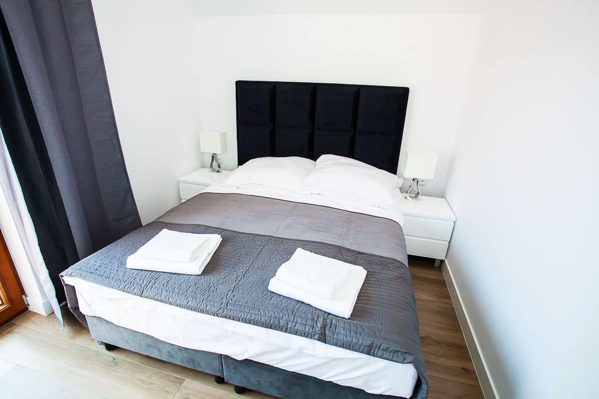 Apartment (Black) | Iron/ironing board, free cribs/infant beds, travel crib, free WiFi