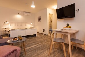 Studio (Queen-Rio) | Living area